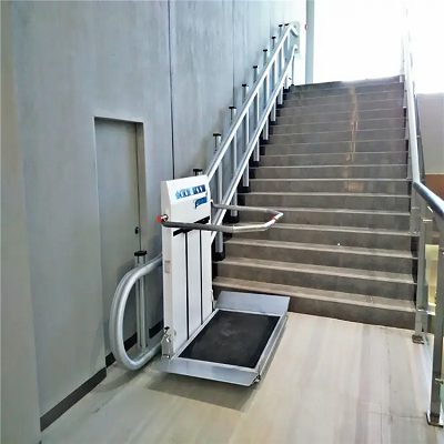 Vertical wheelchair lift .bmp